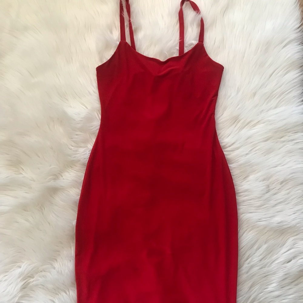 Red Dress 🍒 - Picture 2 of 4
